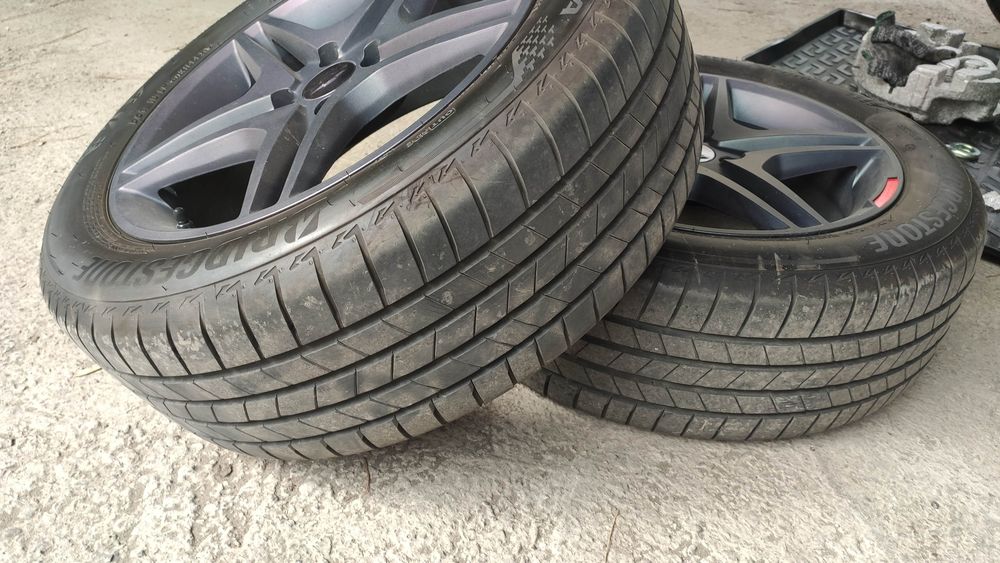 Продаются Диски с резиной 17"215/55 Bridgestone в отличном состоянии .