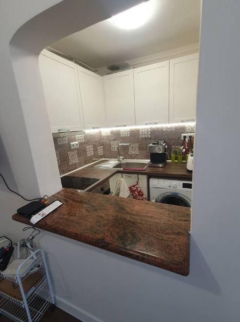 Дава се под наем Едностаен апартамент в Варна, Център - 30 кв.м за 425 € - Снимка #1