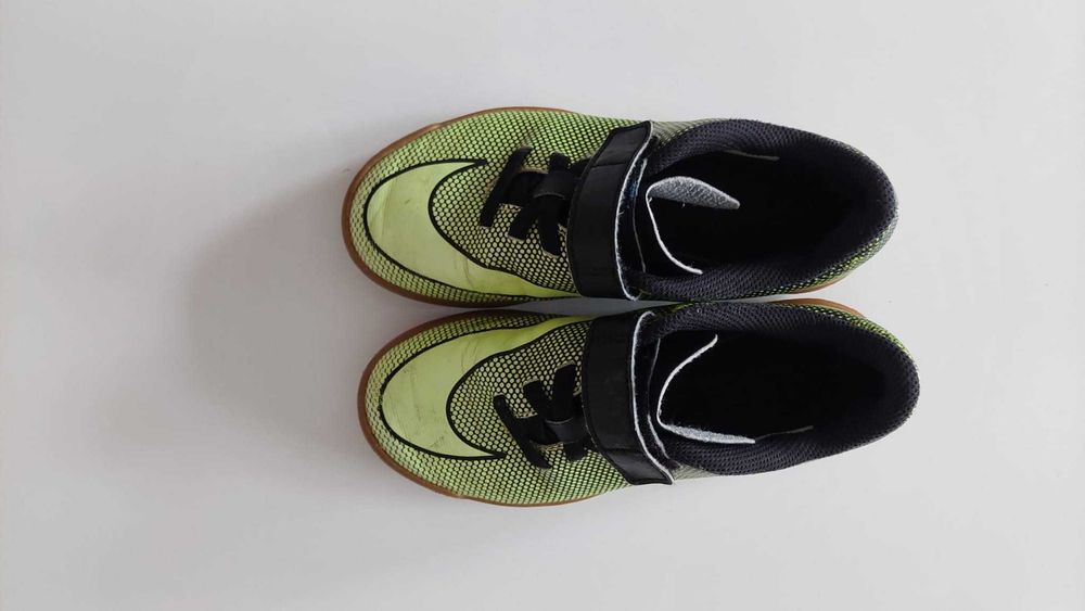 Ghete / adidasi fotbal copii NIKE Bravatax II IC marimea 32 - sala