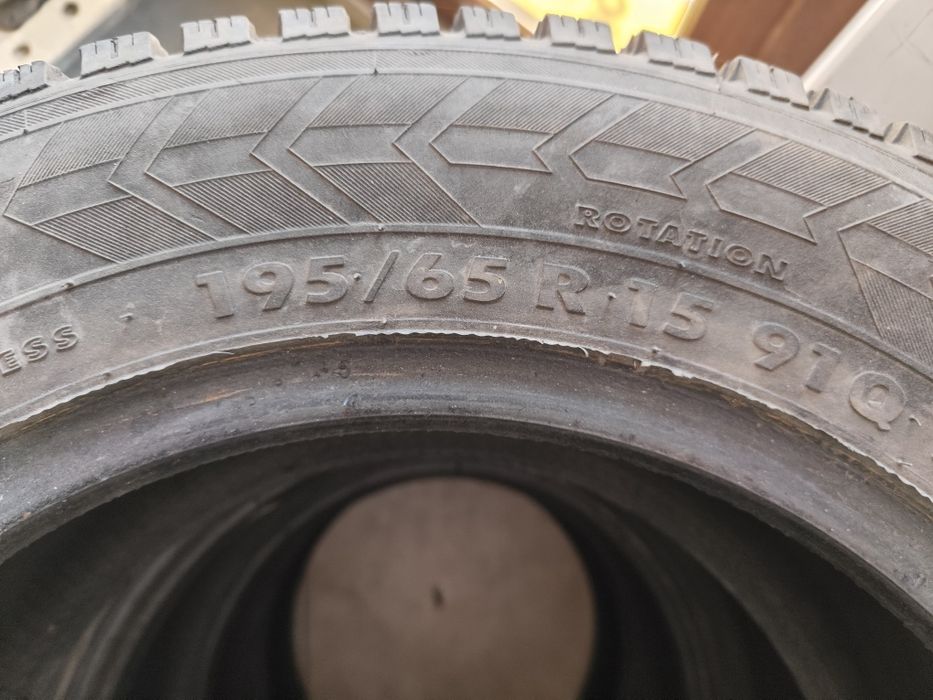 Продам резину зимняя шипованная