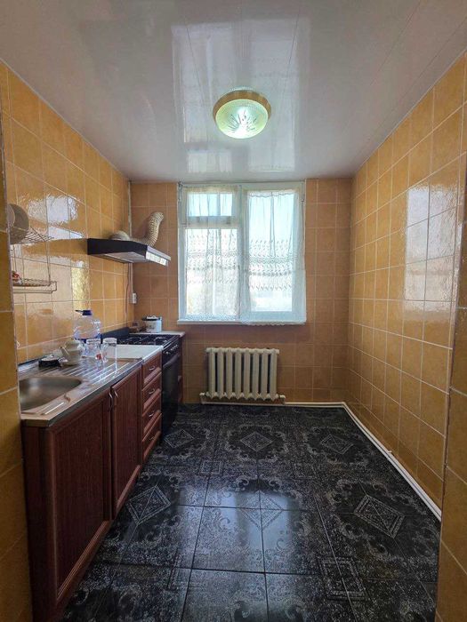 Продаётся 2х комн квартира на 3 этаже Ор-р  Конечка
