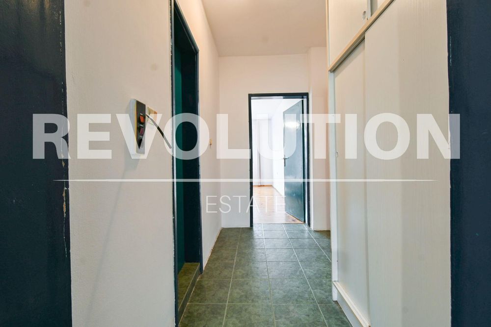 Тристаен апартамент в ж.к. Гео Милев