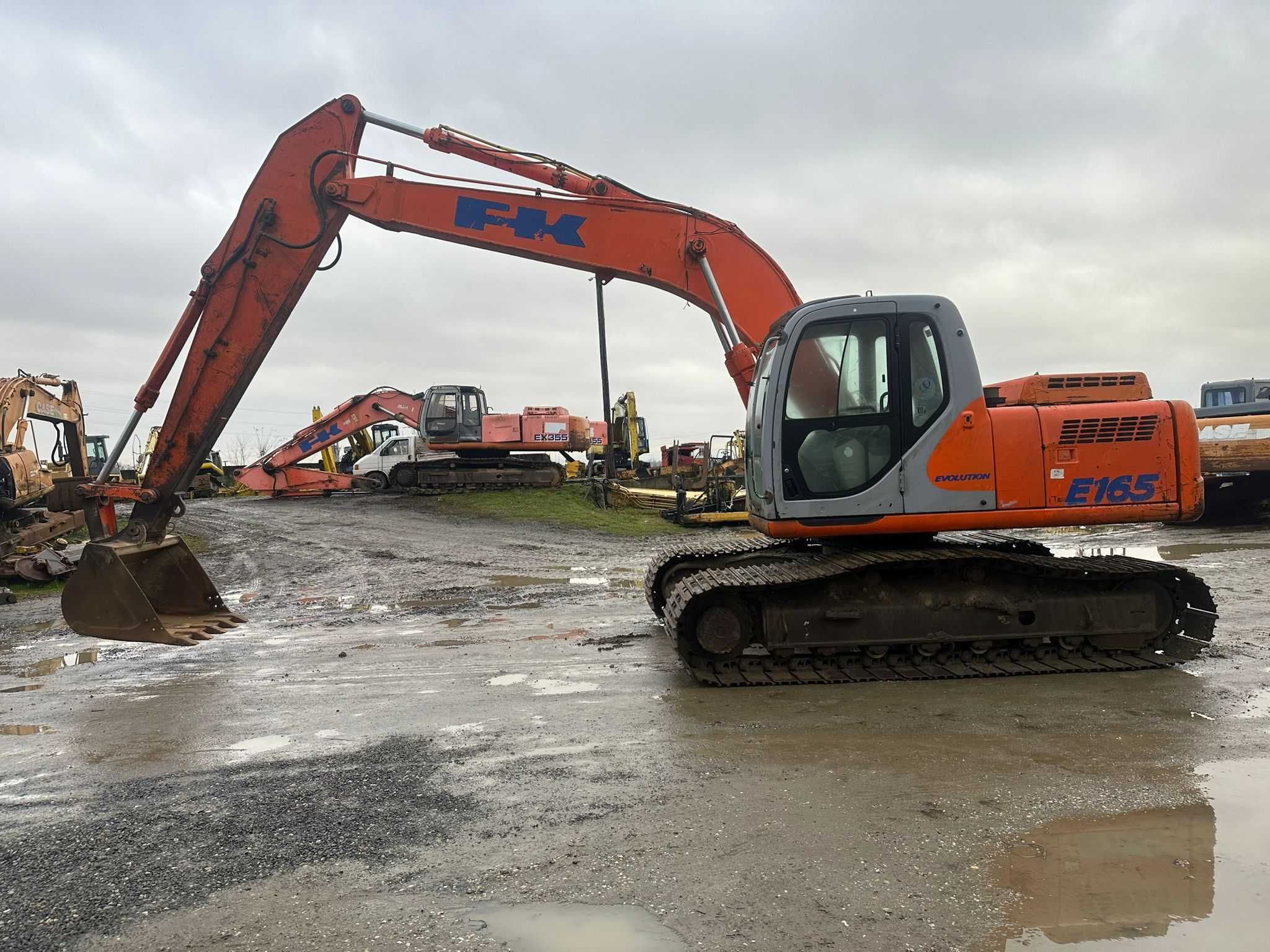 Dezmembrez excavator Fiat Kobelco E165 New Holland