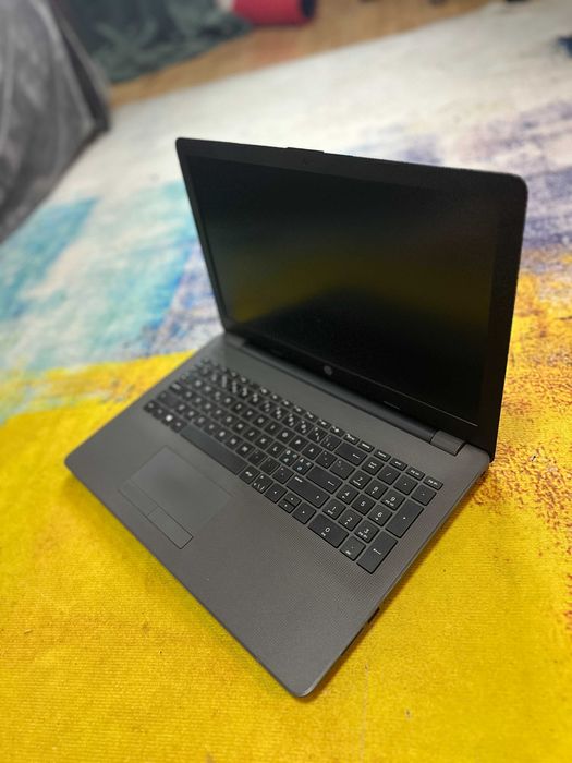 laptop Hp 250 G6, 8 gb ram, sssd 120 gb , windows 10