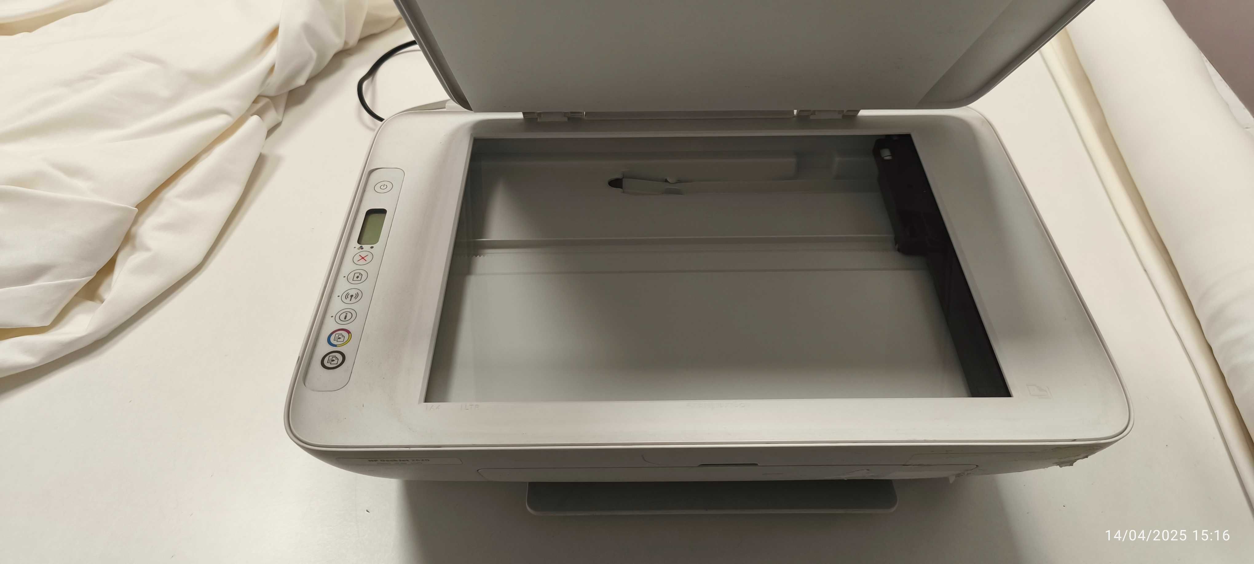 Принтер със сканер HP DeskJet 2620 All-in-One