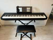 Vand pianina / pian Yamaha P45 cu stand si scaun