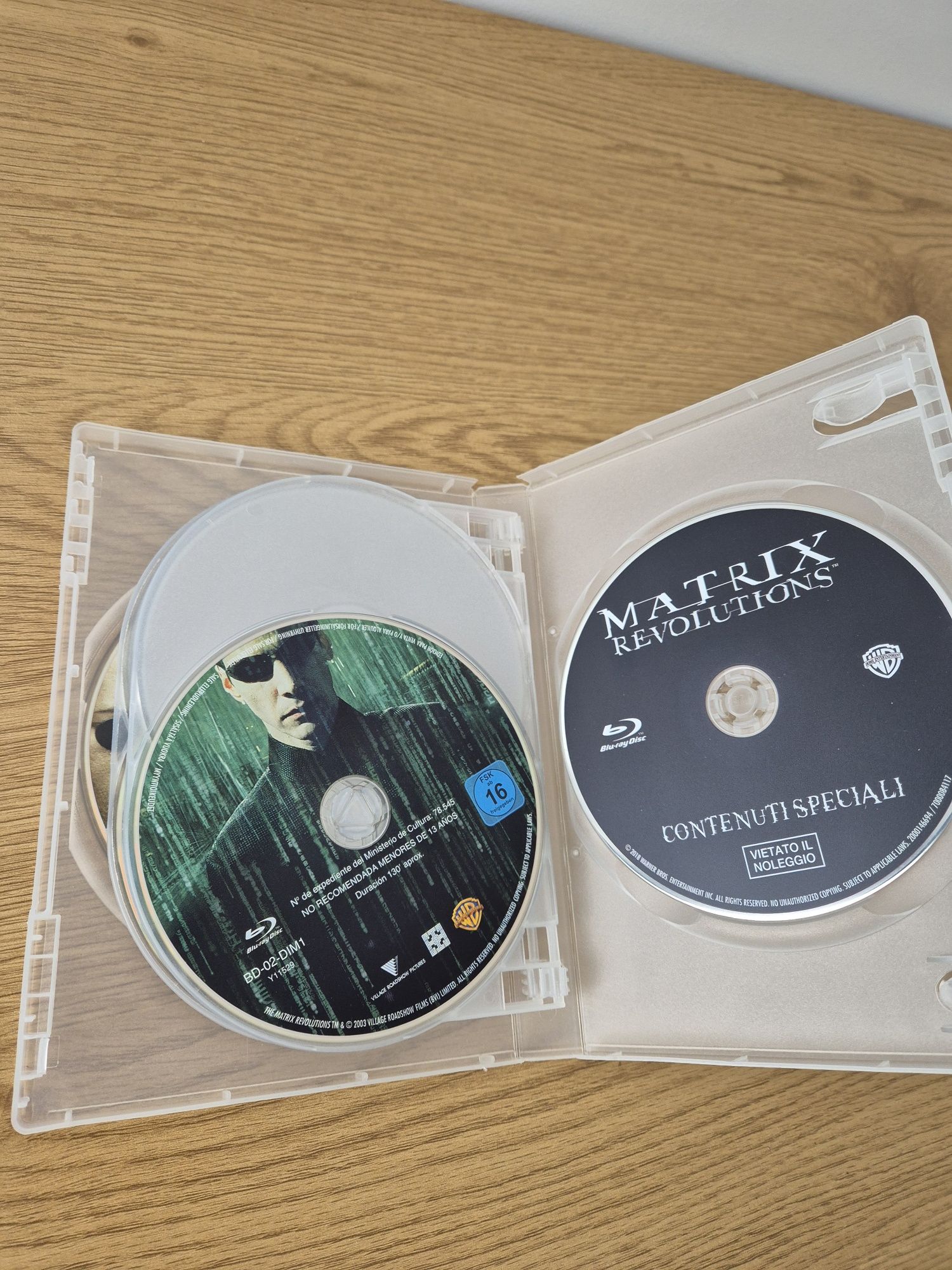 Trilogia Matrix plus Extra (6 discuri Blu-Ray)