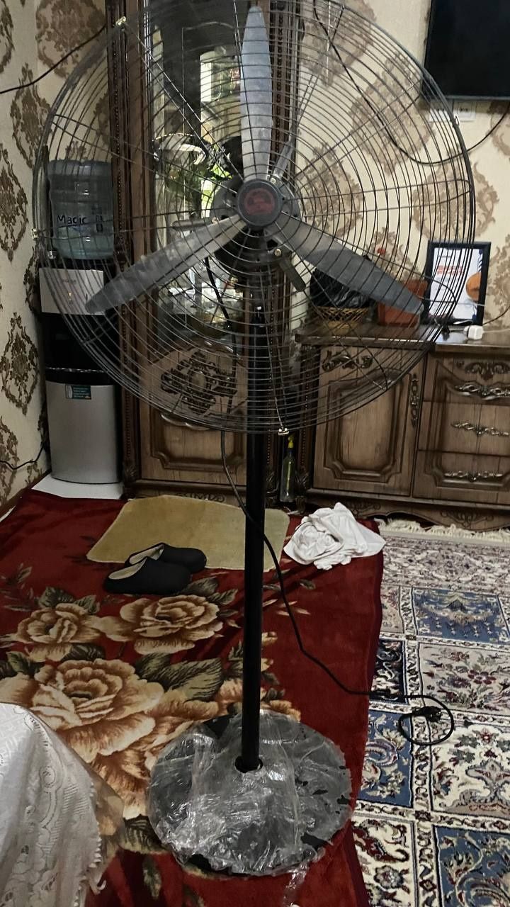 Ventilyator sotiladi