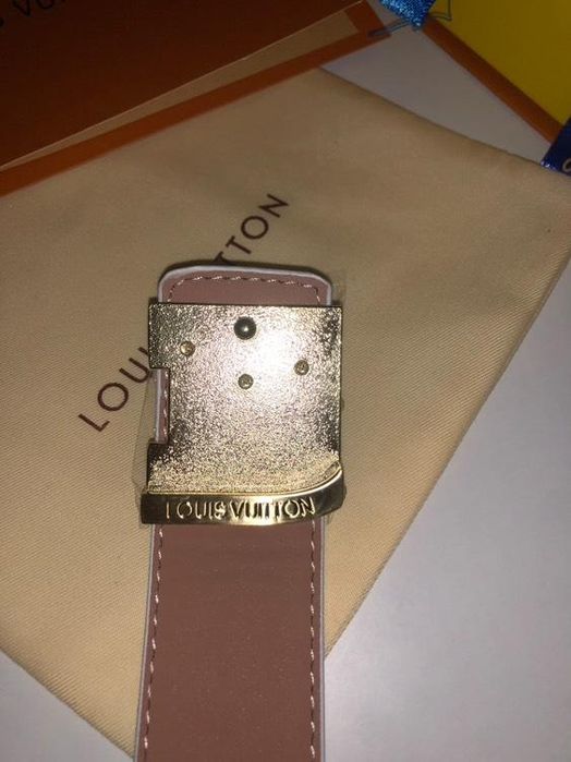 Curea Louis Vuitton albă