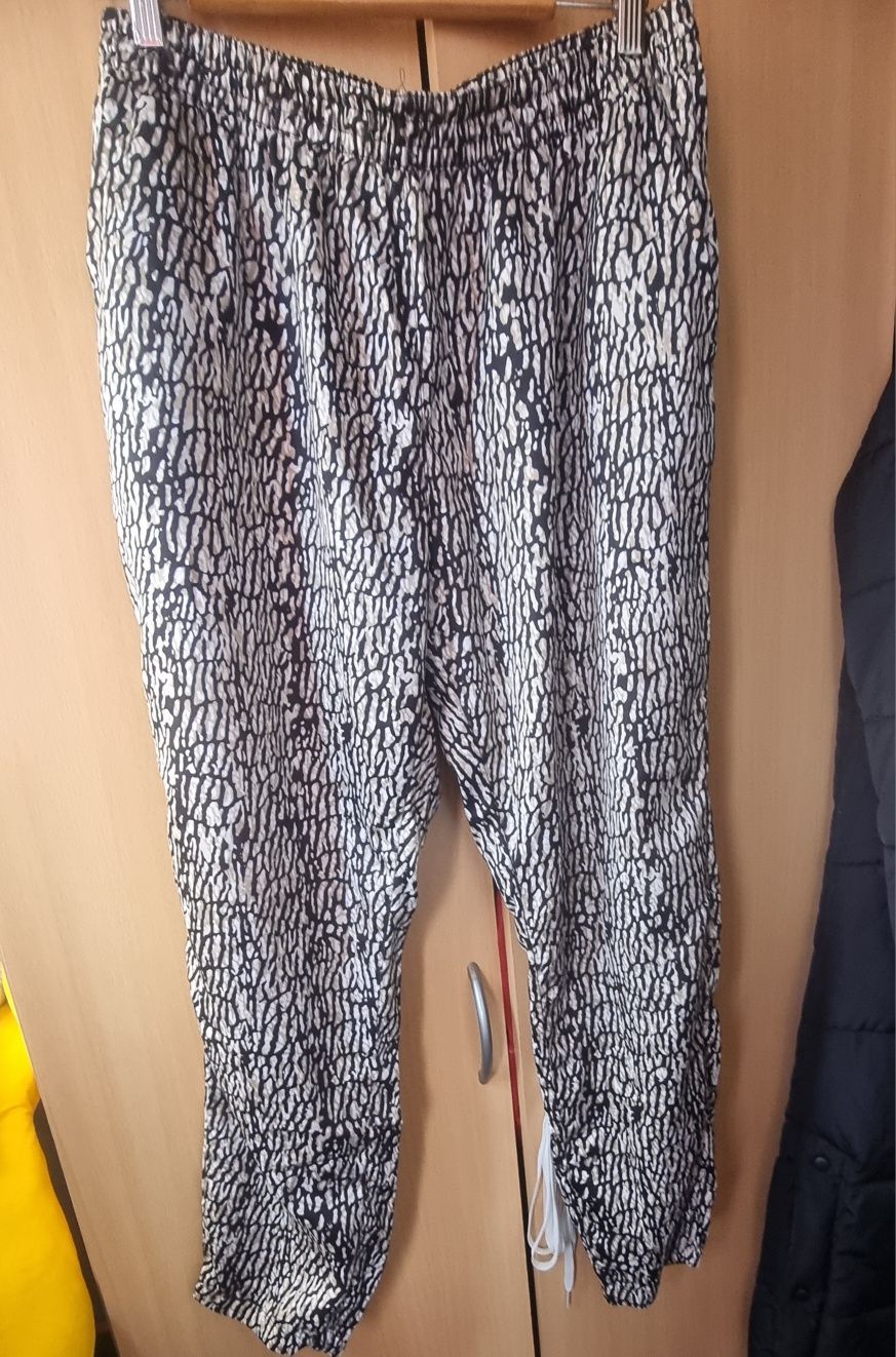 Vând pantaloni dama