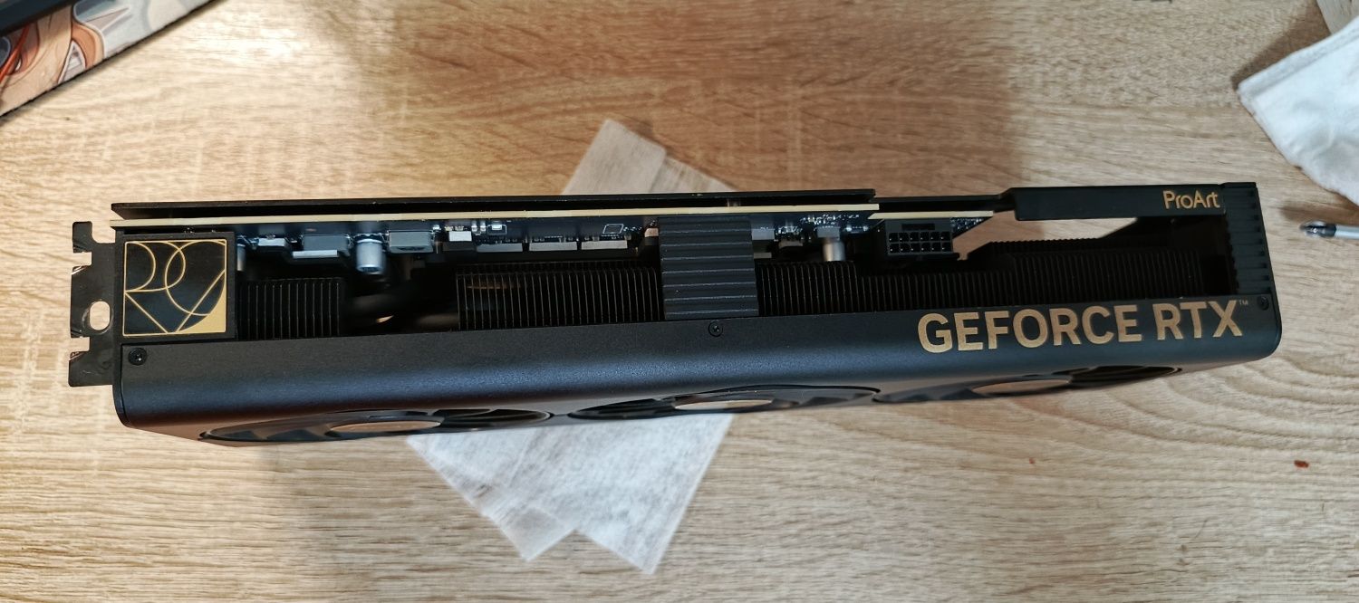 Продам видеокарту Asus ProArt GeForce RTX 4070Ti SUPER 16GB OC edition