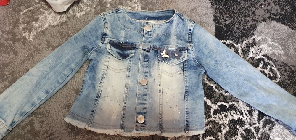 Costum din blugi marimea 104