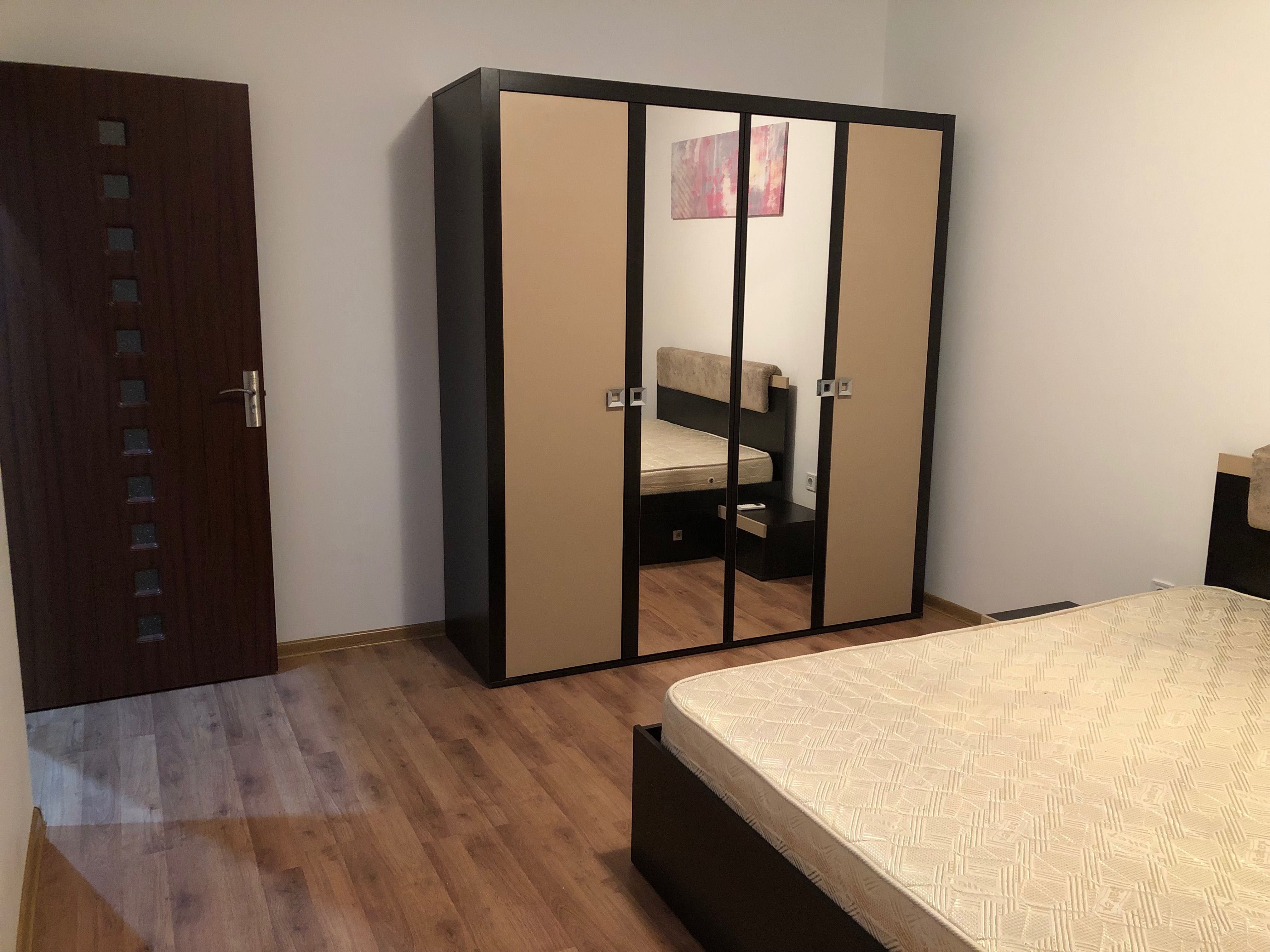 Închiriez apartament cu 2 camere in cartier nou