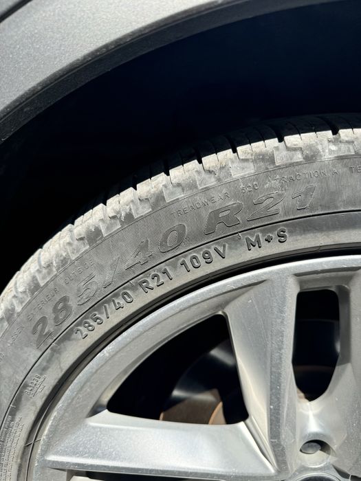 pirelli  285 40 21 всесезонни две гуми