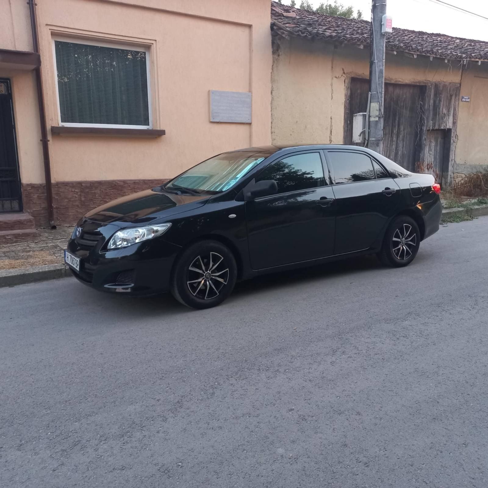 Автомобил Toyota Corolla