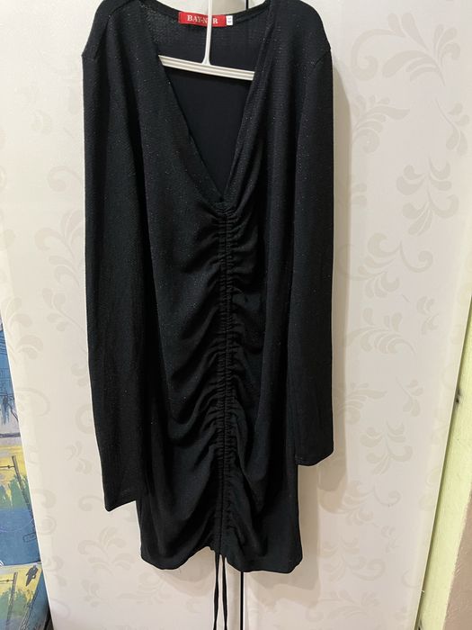 Продам красивое платье новое