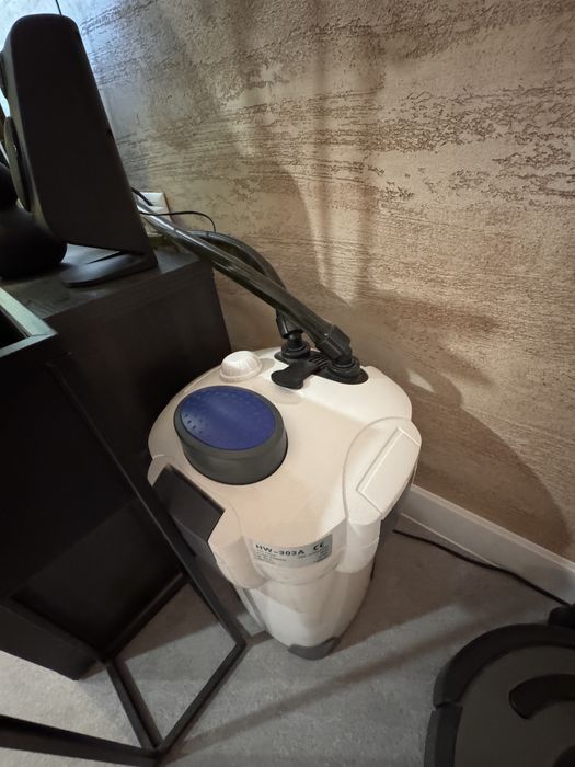 Аквариум оборудван с риби 160 литра