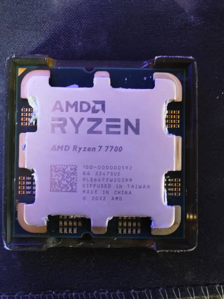 AMD Ryzen7 7700 + охлаждане AK 400 zero dark