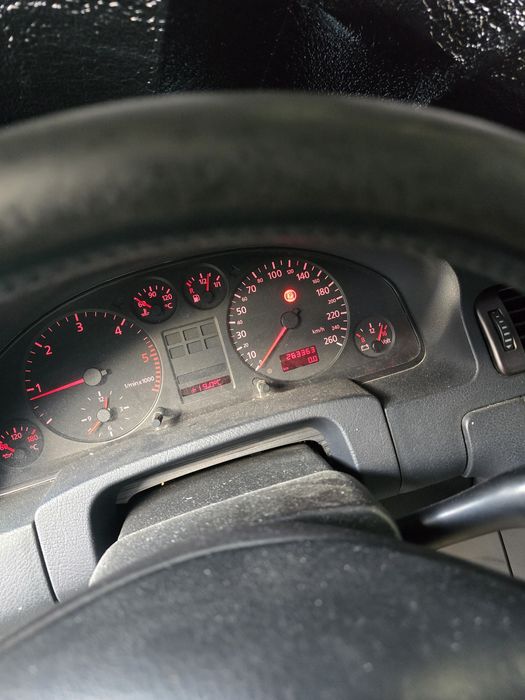 Vând Audi A6 2.5tdi an 1999