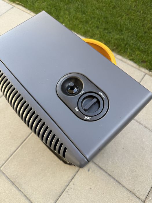 Soba pe gaz, mobila tesy, cu tot cu butelie.