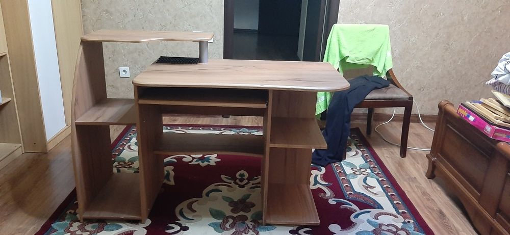 Компьютерный стол