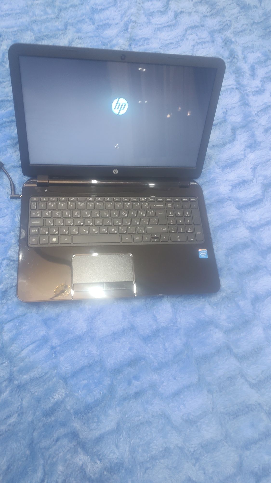 Продавам лаптоп HP