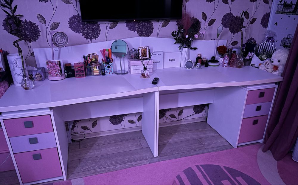 Mobila dormitor-calitate foarte buna , stare excelenta