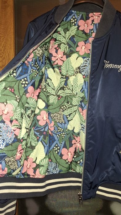 Geaca 14 ani cu 2 fete Tommy Hilfiger!