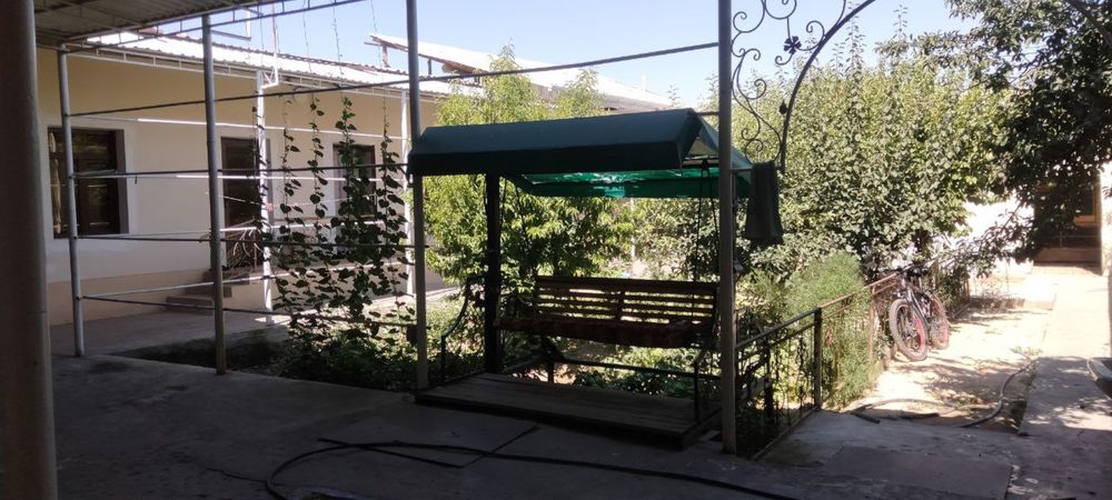 Zangiota tumani Abdujalilbob mahallasi uy sotiladi