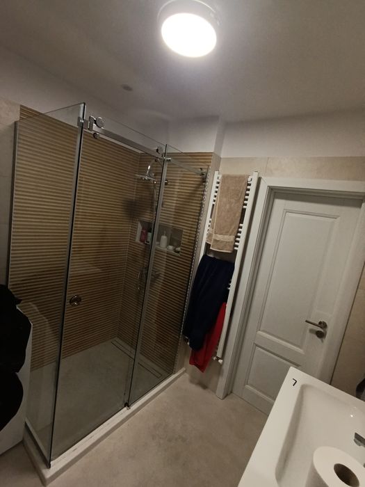 Cabine de dus si paravane din sticla