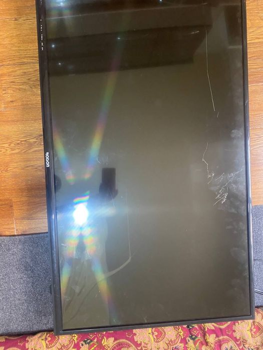 Televizor zapchastga beriladi roison 43 tali ekrandan boshqa hamma i