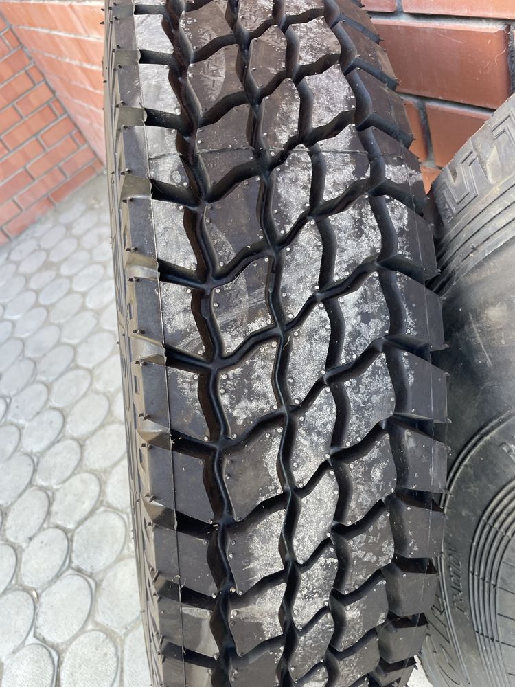 Шины 11.00R20 7 штук и шины 10.00R20 4 штук