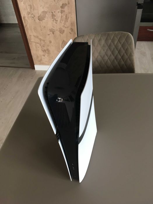 PlayStation 5 PRO 2TB с 2 години гаранция