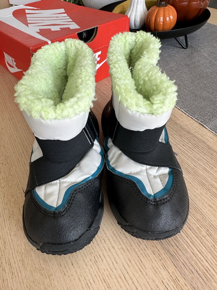 Детски маратонки и ботушки NIKE