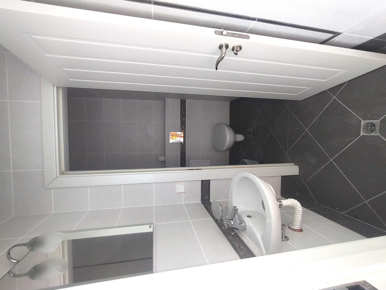 Продава се Ателие в с. Шкорпиловци, Област Варна - 61 кв.м за 2000 €/кв.м - Снимка #17