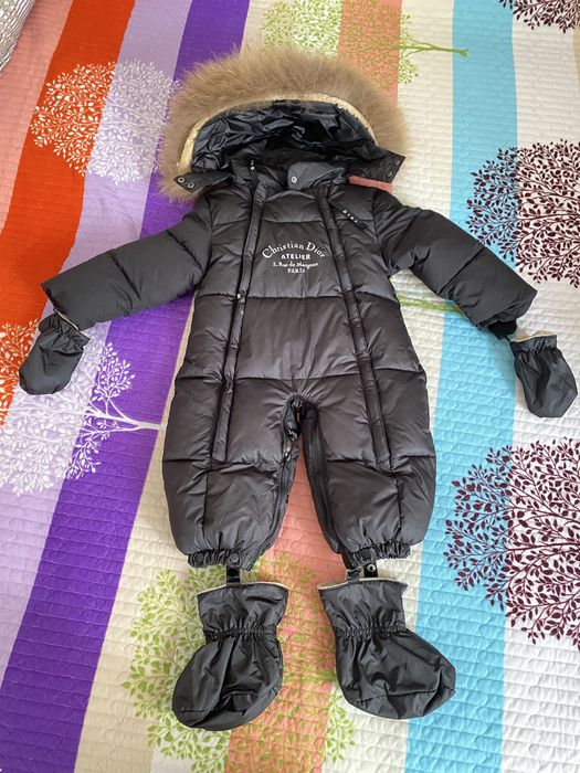 Продам комбенизон на малыша в отличном состоянии