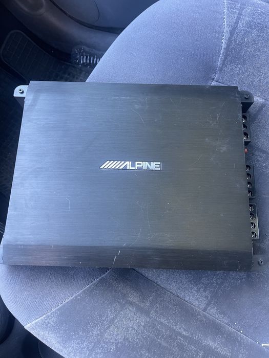 Усилвател Alpine  с кондензатор