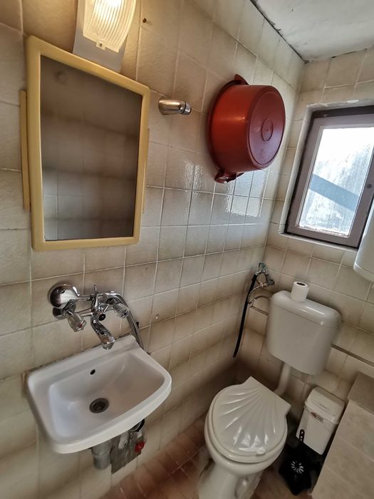 Дава се под наем Едностаен апартамент в Бургас, Център - 35 кв.м за 153 € - Снимка #4