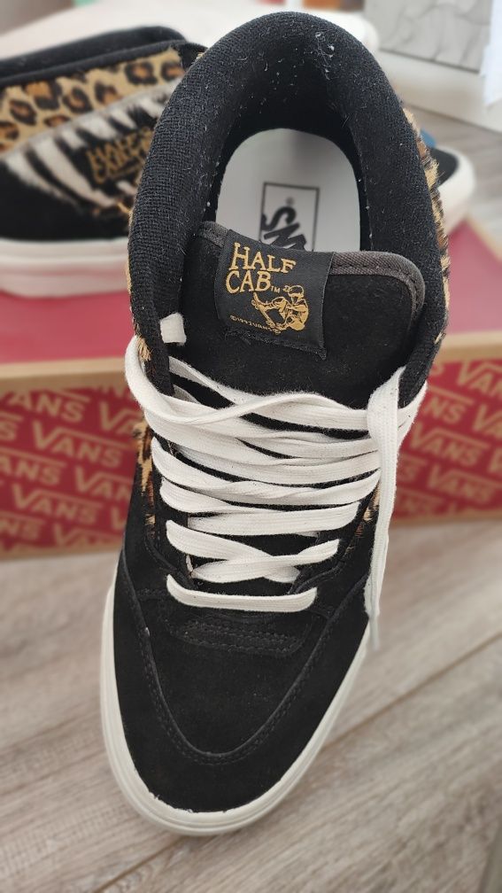 Спорни обувки Vans