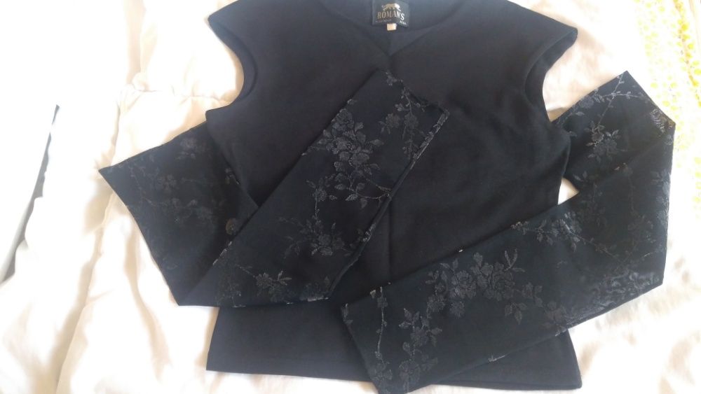 Ефектни дамски блузи тюл с флорални мотиви