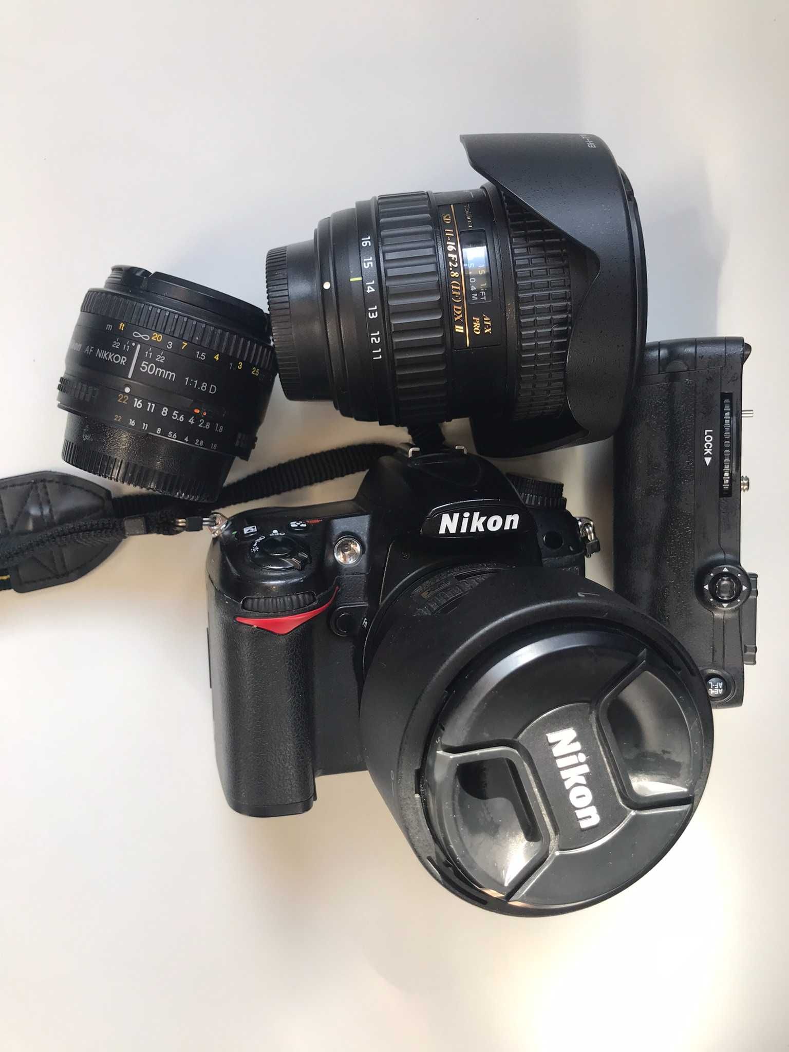 Nikon D7000 cu trei obiective, grip, baterie, incarcator, card 64 gb
