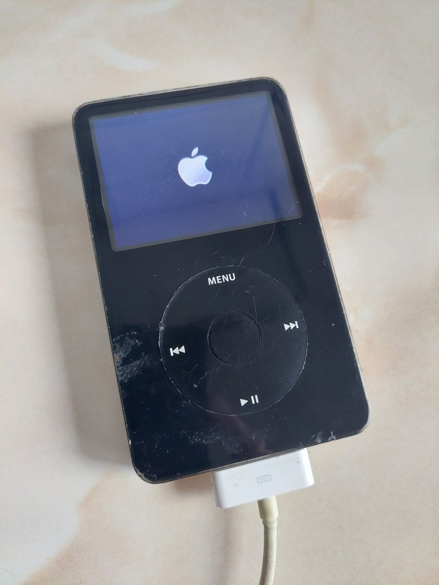 Vând Apple iPod Classic 5th gen Black 30GB/80GB (clasic, video) //poze