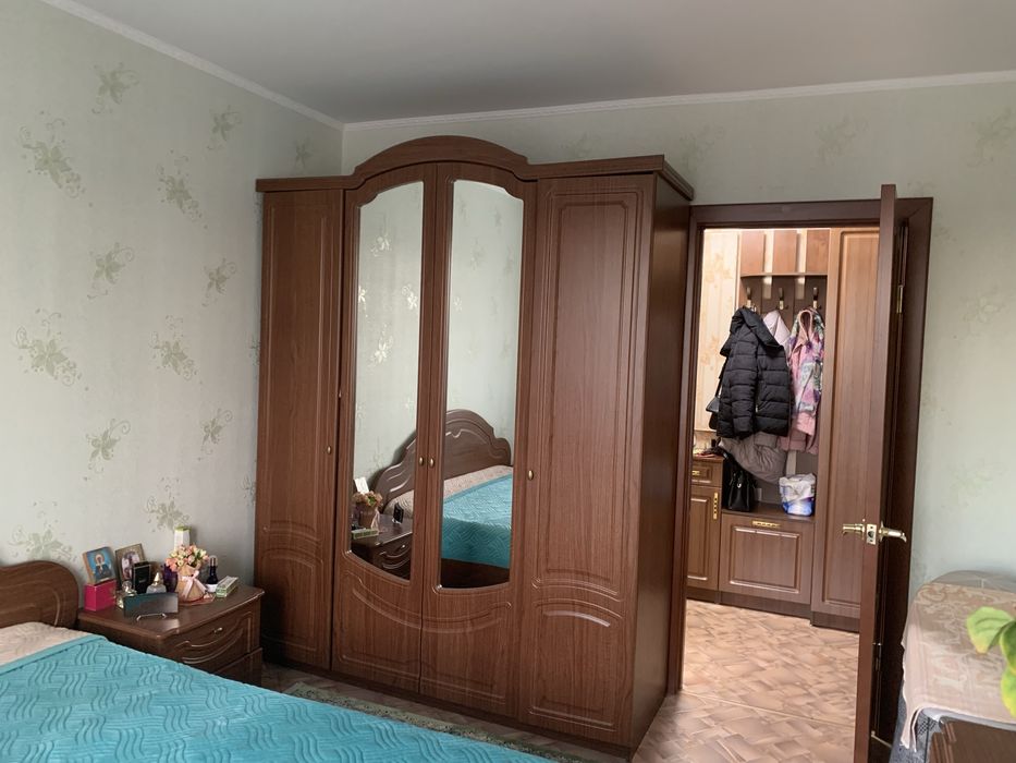 Продам 2-х комнатную , 5/10, 20 мкр.