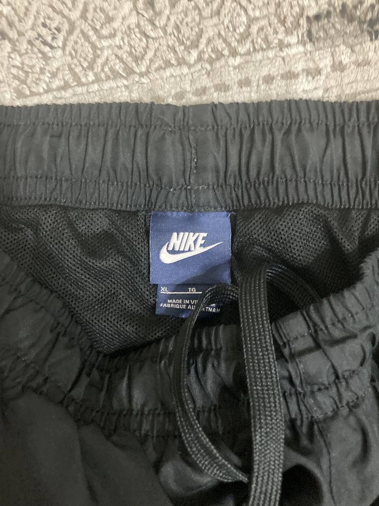 Nike baggy pants