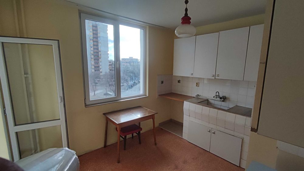 Дава се под наем Двустаен апартамент в Бургас, Братя Миладинови - 60 кв.м за 102 € - Снимка #1