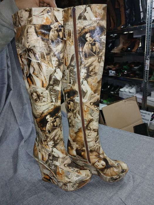 Cizme damă mărimea 37 din piele naturală – cu imprimeu artistic