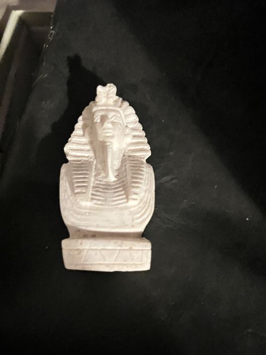 Bust vintage al faraonului Tutankhamon,din piatra de alabastru egiptea