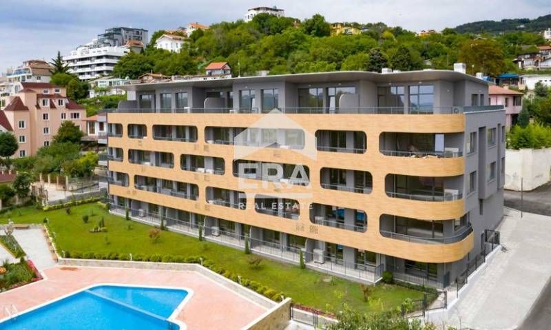 Продава се Тристаен апартамент в Варна, Бриз - 100 кв.м за 2350 €/кв.м - Снимка #11
