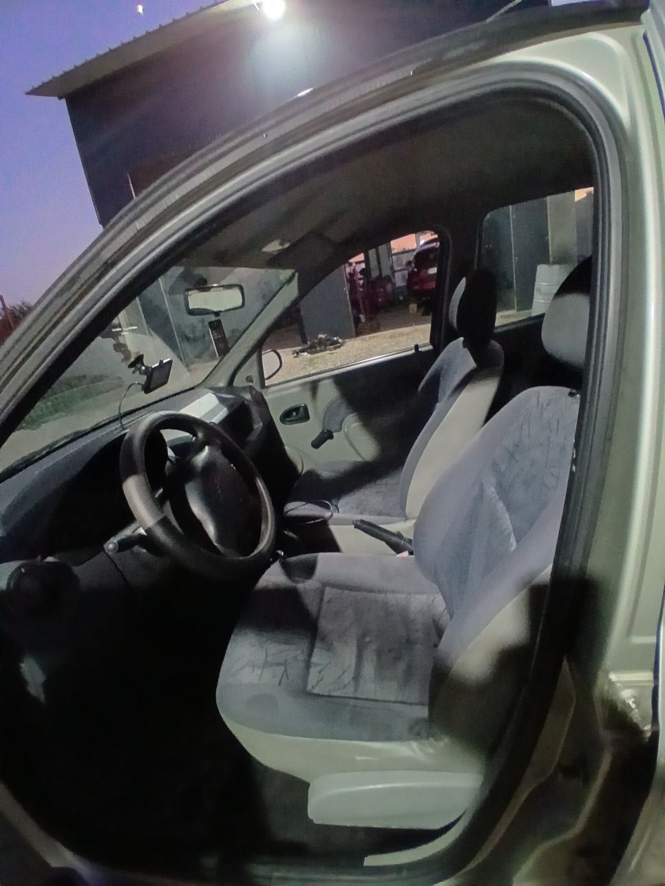 vând Dacia logan