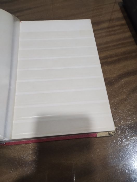 Класьори за марки